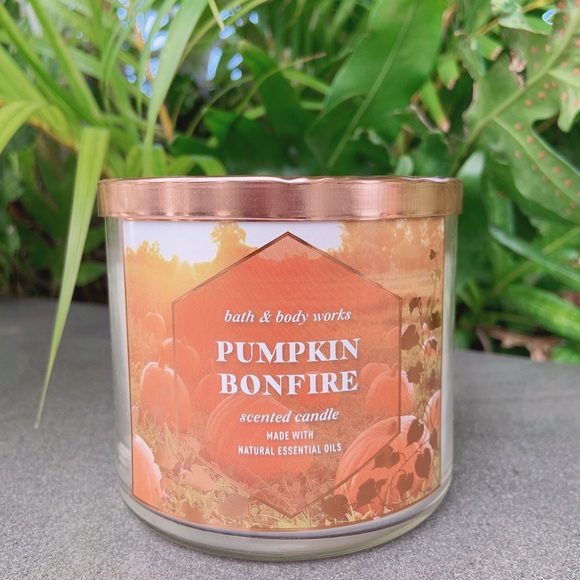 Pumpkin Bonfire candles bundle from Bath & Body Works - Picture 2 of 8